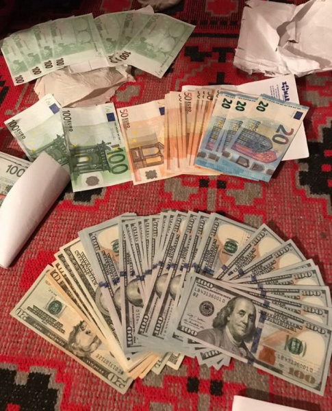 СБУ вместе с правоохранителями Польши блокировала контрабанду оружия в Украину